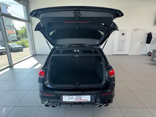 Car image 28