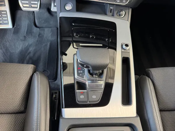 Car image 21