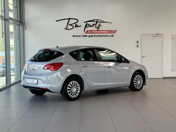 Car image 6