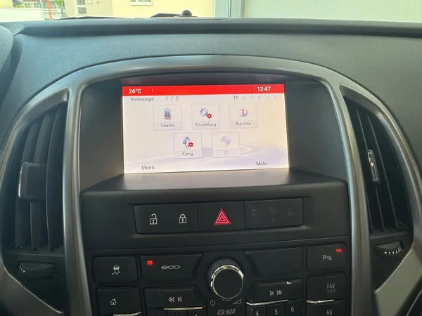 Car image 12
