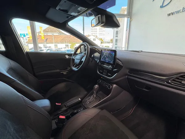 Car image 24