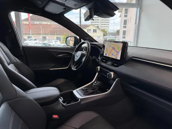 Car image 11