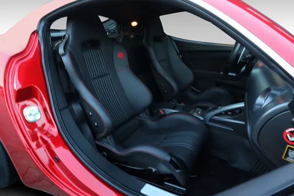 Car image 11