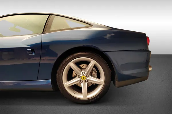 Car image 10