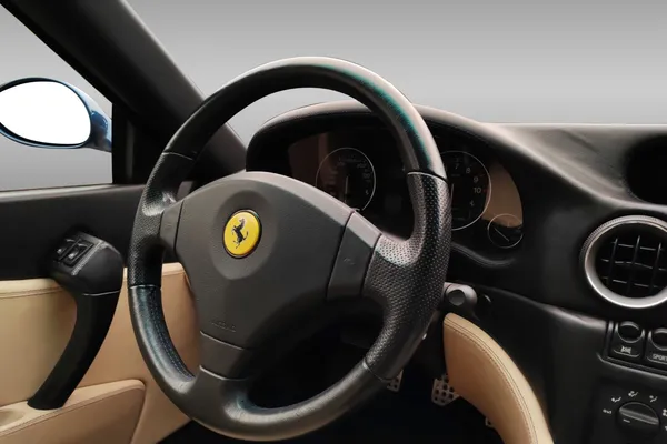 Car image 15