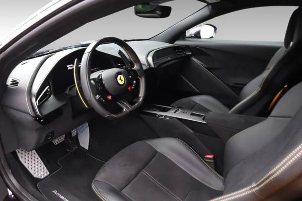 Car image 10