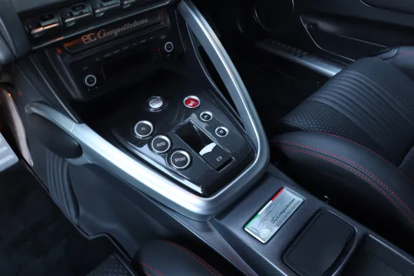 Car image 15