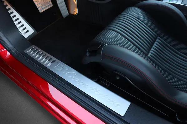Car image 13