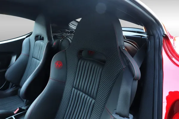 Car image 14