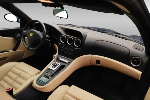 Car image 14