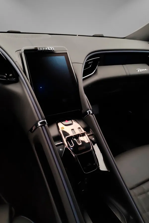 Car image 13