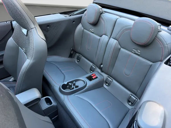 Car image 11