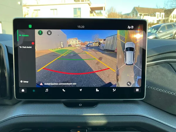 Car image 12