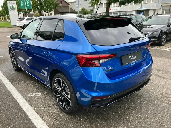 Car image 5