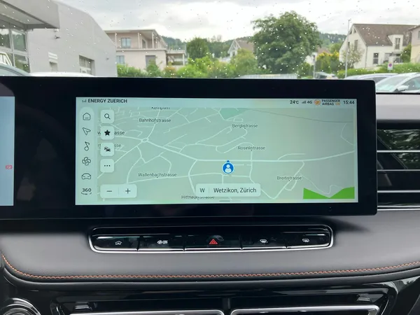 Car image 13