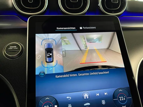 Car image 12