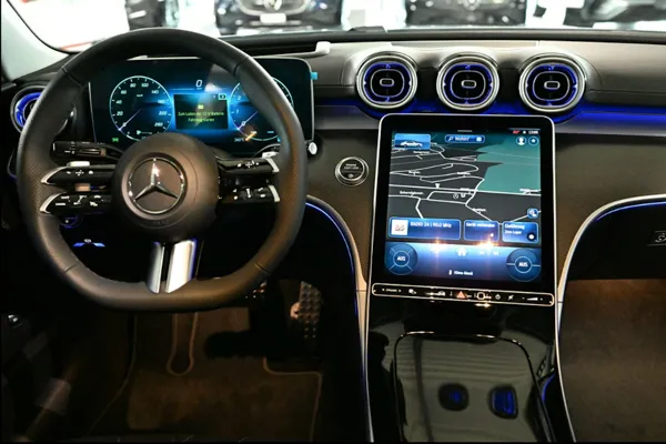 Car image 12
