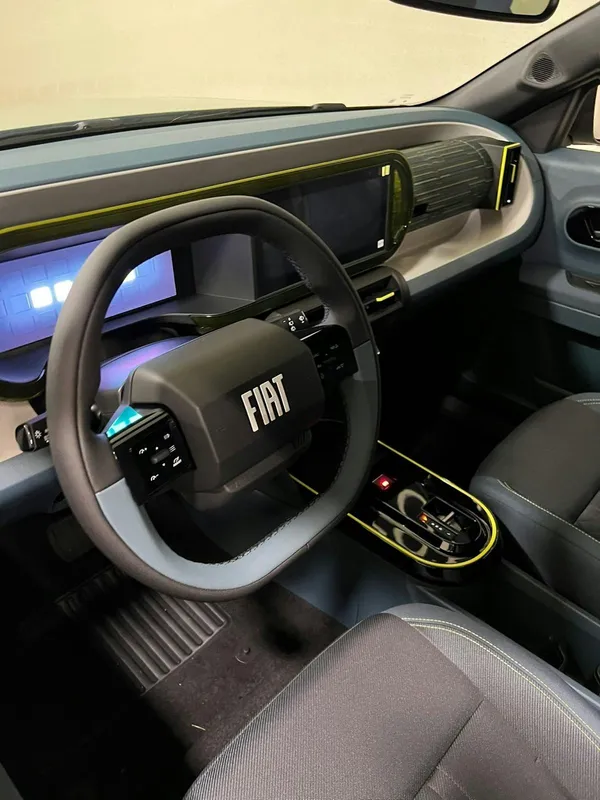 Car image 8