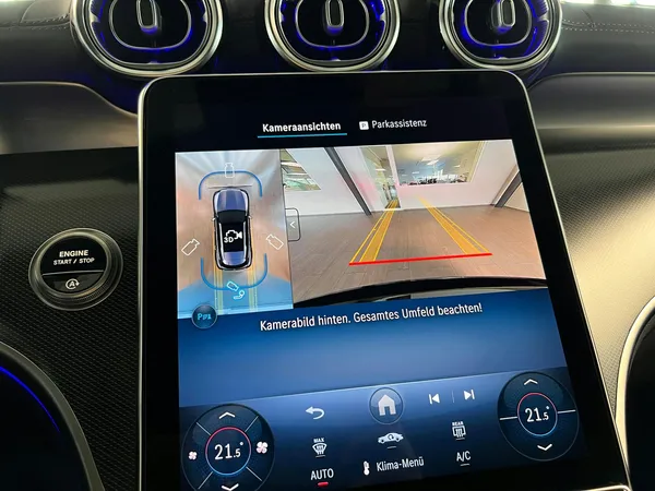 Car image 15