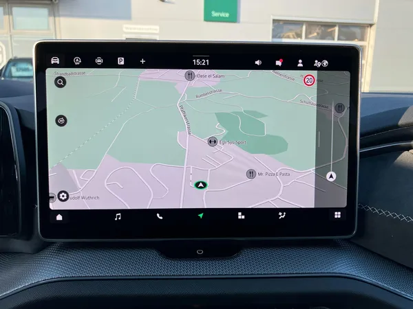 Car image 11
