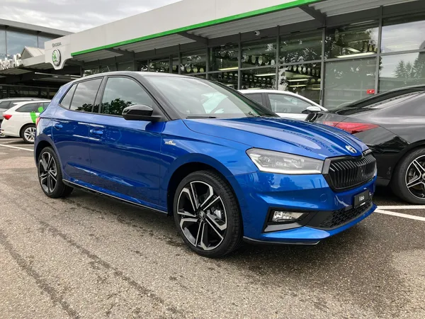 Car image 3