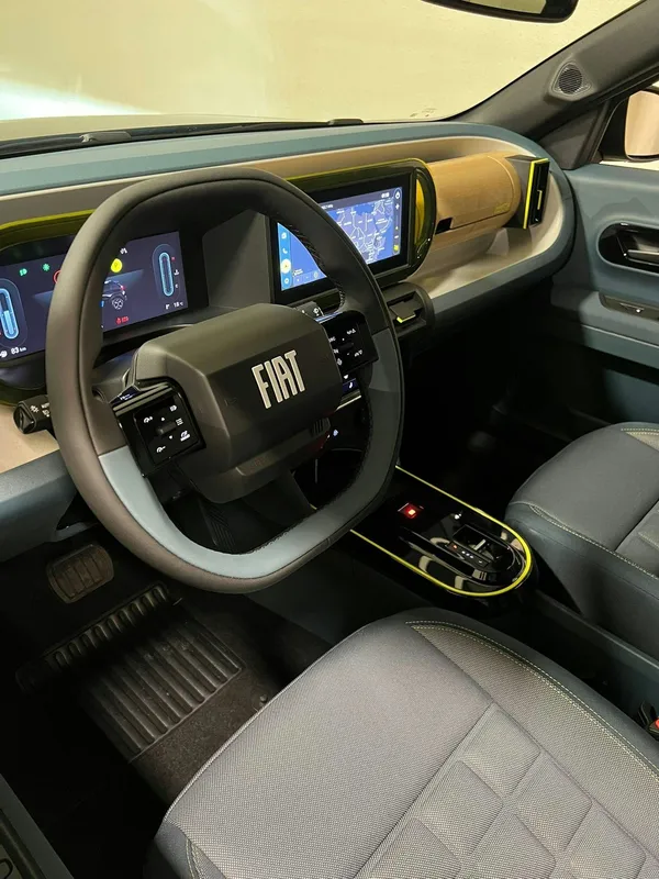 Car image 7