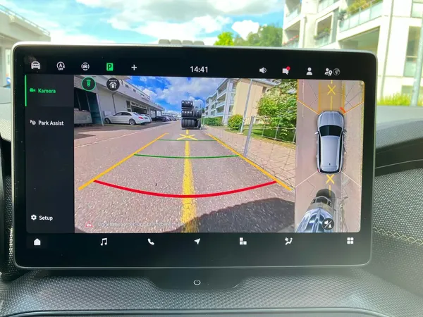 Car image 10