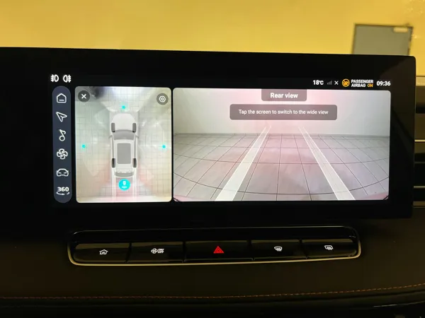 Car image 13