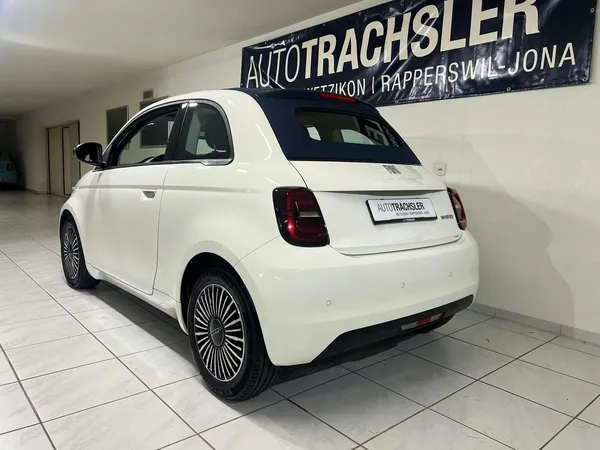 Car image 8