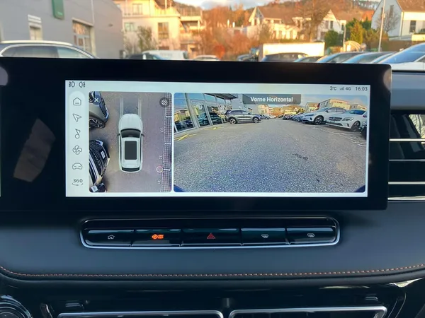 Car image 13