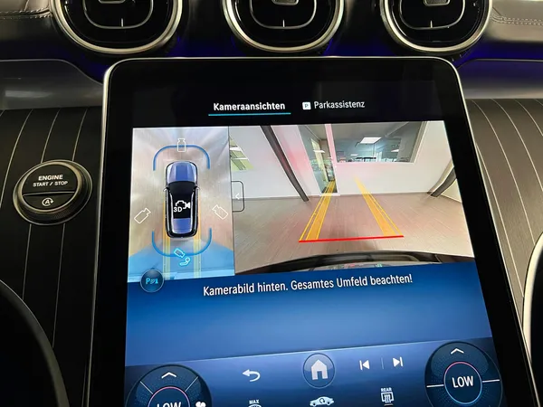 Car image 14