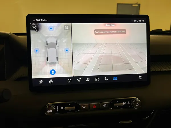 Car image 13