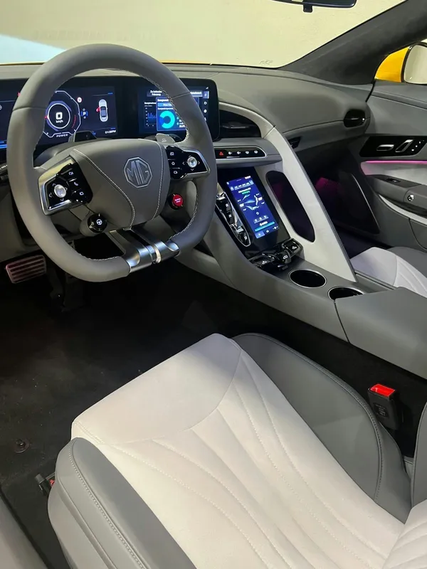 Car image 10