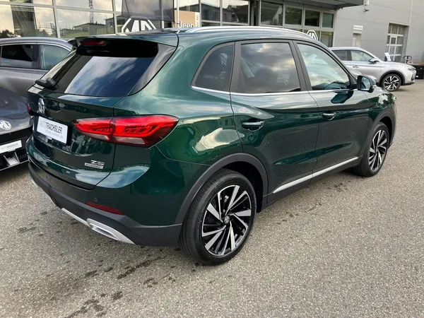 Car image 6