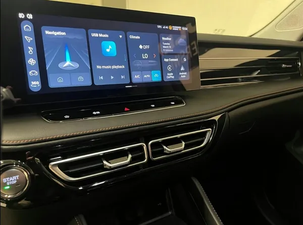 Car image 10