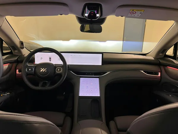 Car image 11