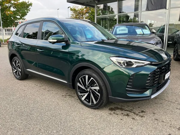 Car image 3