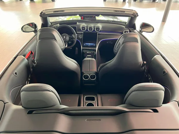 Car image 10