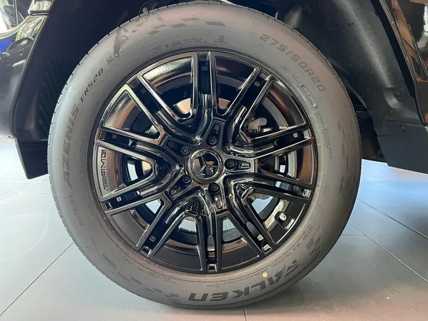 Car image 6