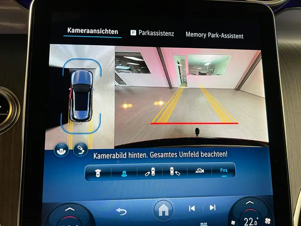 Car image 12