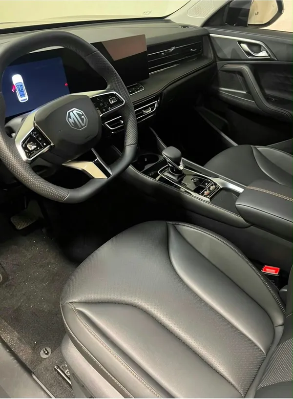 Car image 7