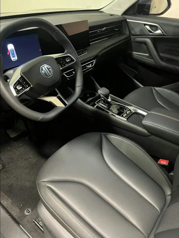 Car image 8