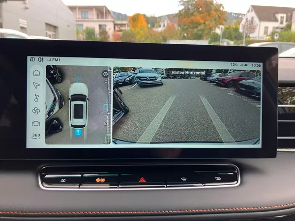 Car image 11