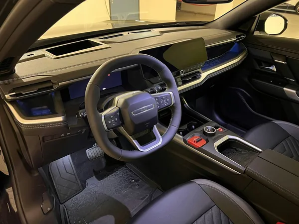Car image 10