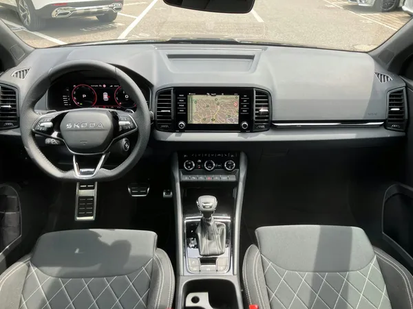 Car image 9