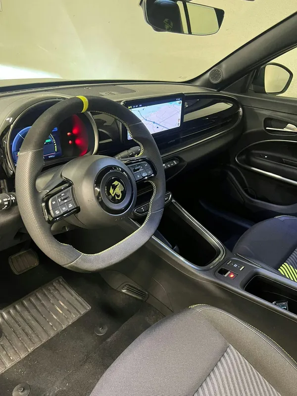 Car image 7