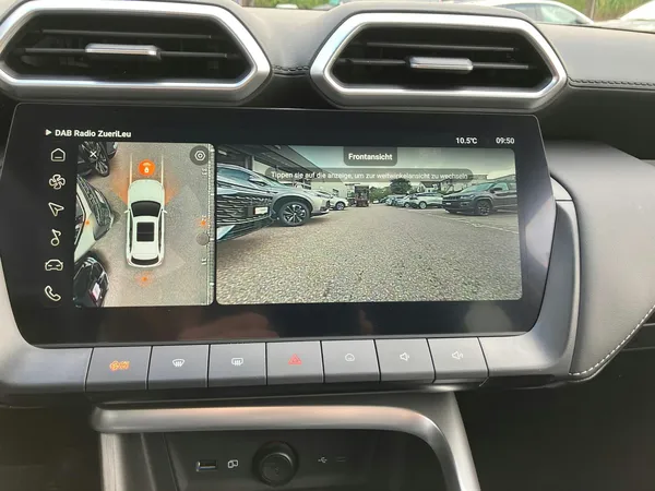 Car image 11
