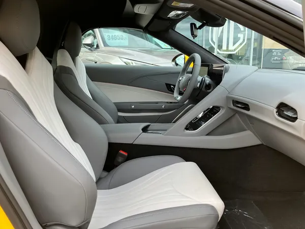 Car image 8