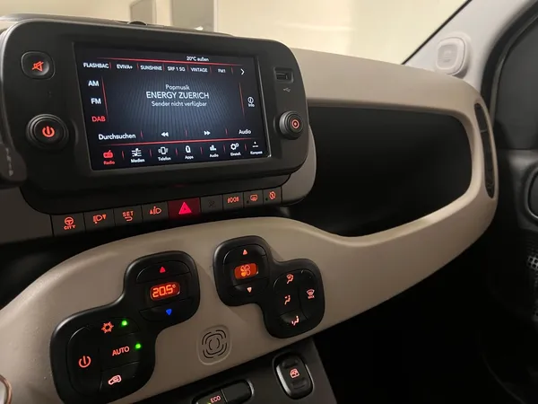 Car image 10