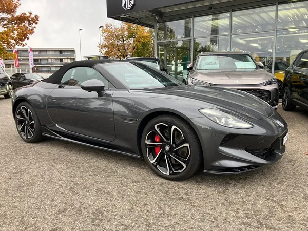 Car image 6